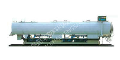 真空定徑機、牽引裝置、切割裝置